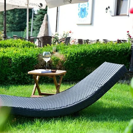 Bed & Breakfast Folwark W Szczerym Polu 3*