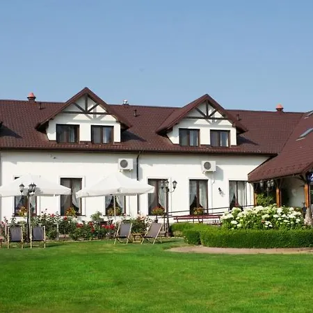 Folwark W Szczerym Polu Bed & Breakfast