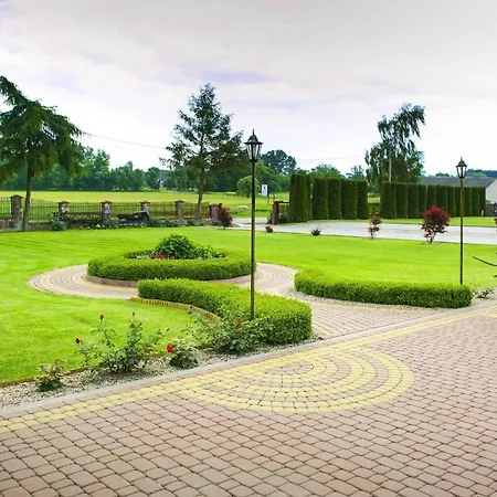 Folwark W Szczerym Polu Bed & Breakfast