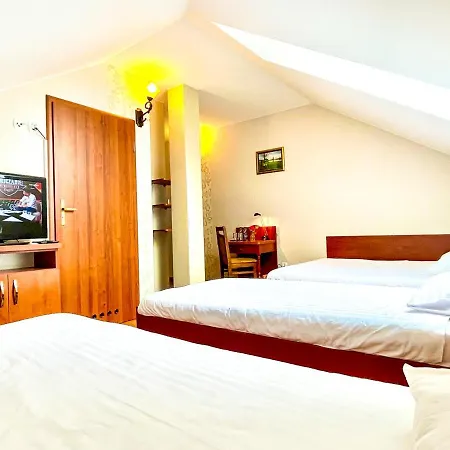 Folwark W Szczerym Polu Bed & Breakfast