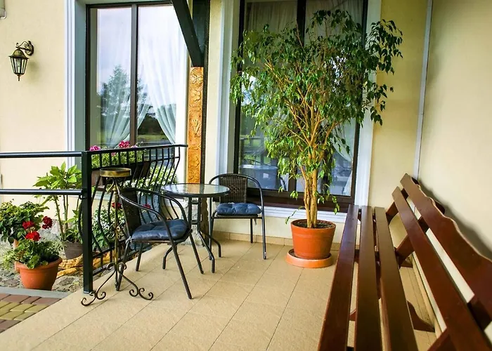Folwark W Szczerym Polu Bed & Breakfast 3*